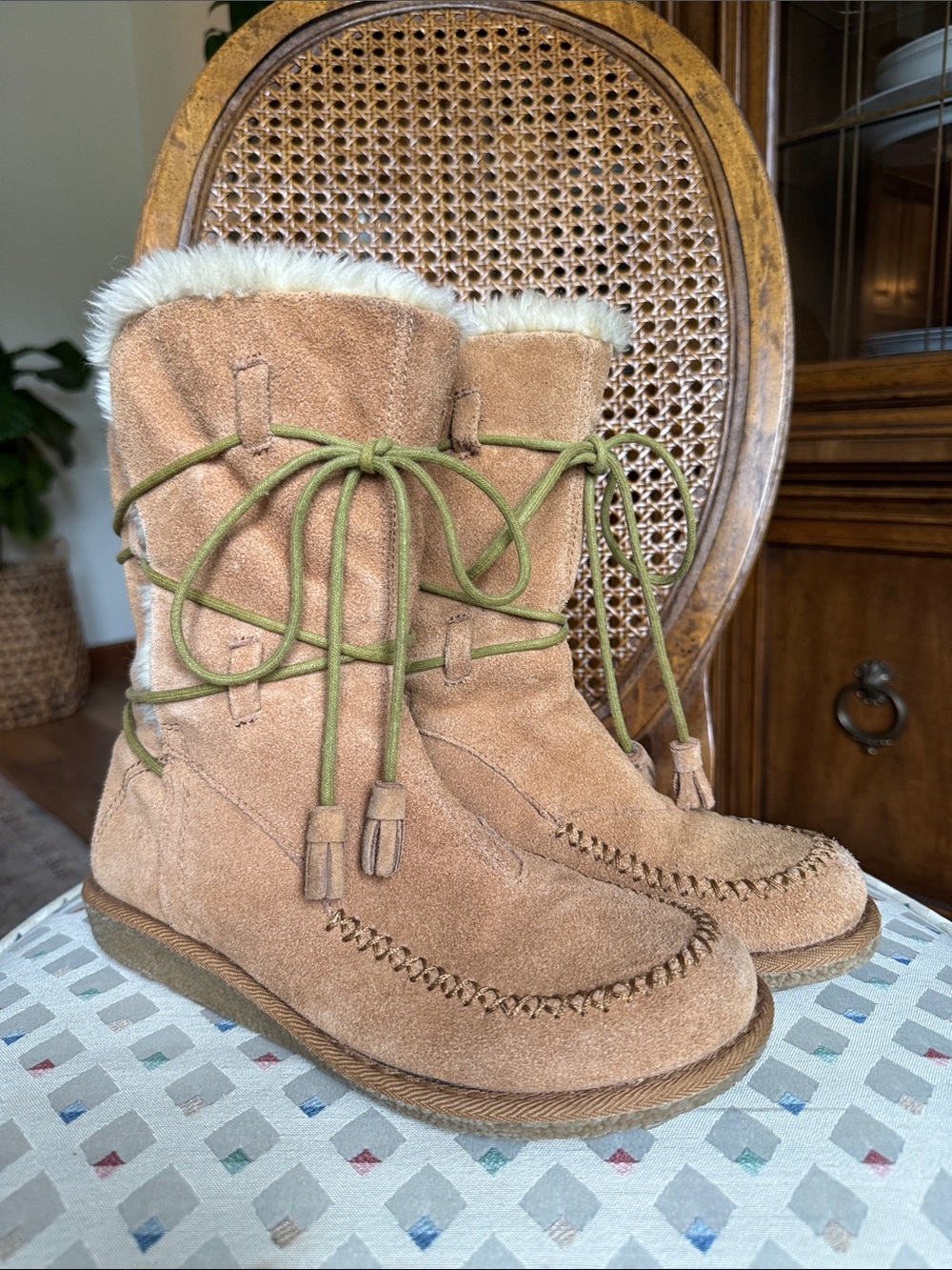 Earth Spirit Women's Tan Suede Shearling-Trim Moccasin Boots with Tassel Laces